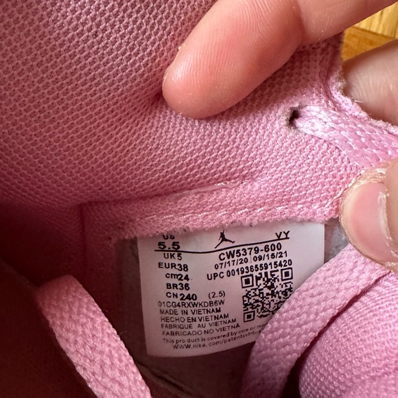 Jordan 1s Mid Digital Pink/ White Pink Foam women 5.5 - Picture 5 of 6